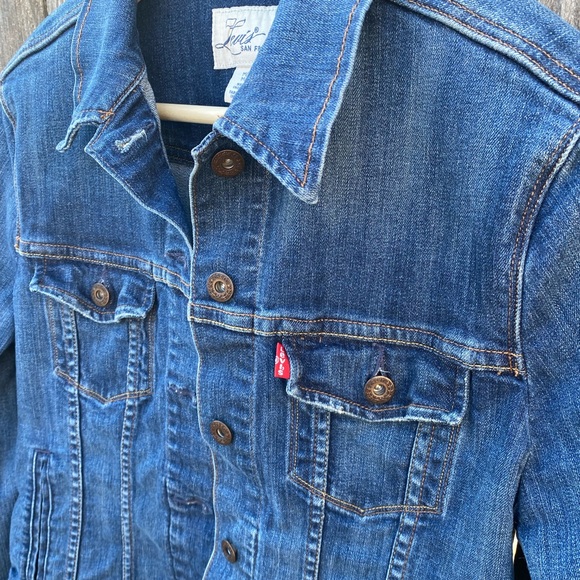 Sale ☀️ Levi’s Women Classic Denim Jacket. Medium Wash. Size: Medium. - Picture 5 of 7